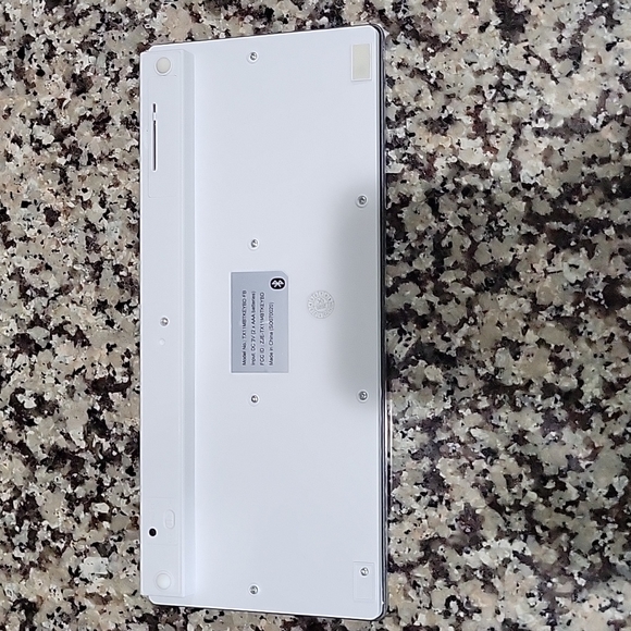 TRAXX TX11MBTKEYBD-FB Bluetooth Wireless Keyboard it works!! - Picture 2 of 6